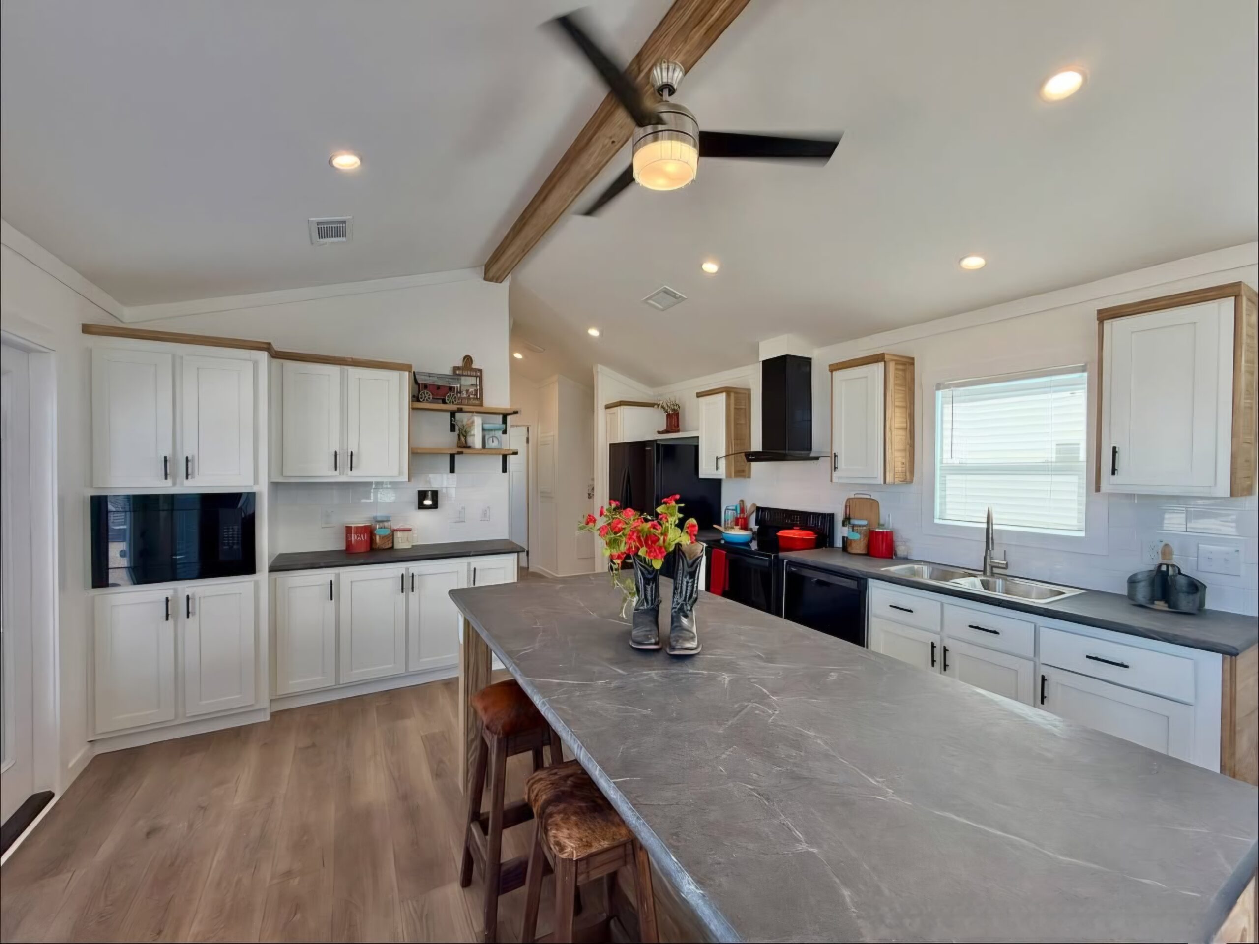 SnapInsta.to_569516197_18410001403184287_8930513811033818198_n (1)