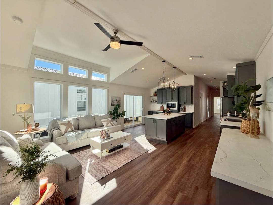 SnapInsta.to_611679669_18161130445408347_1652496858727820079_n