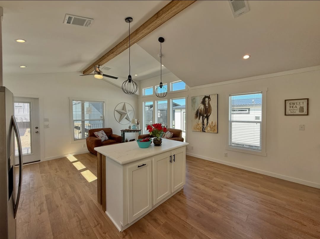 SnapInsta.to_568773411_18153456718408347_2399532080564952847_n