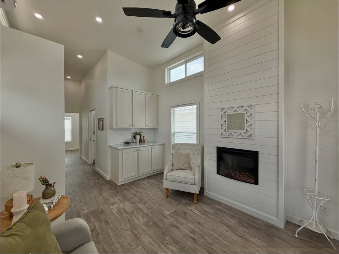 SnapInsta.to_658843953_18437181808184287_8754877866622030013_n