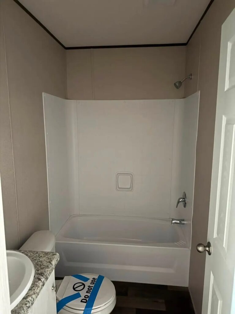 1783547693476
